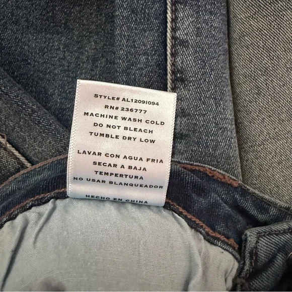 Austin Landing Wide Leg Low Rise Jeans - Picture 7 of 7